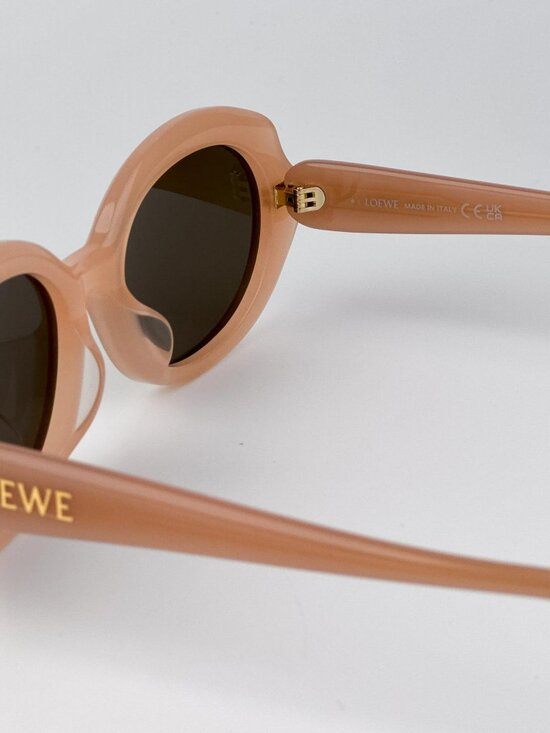 Loewe LW40147F 72E Oval Sunglasses – Shiny Nude Pink / Brown main image 4